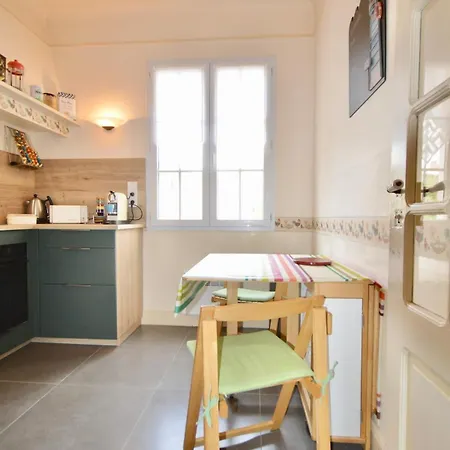 - Cozy 2-bedroom - Balcony - 6 People * Μπιαρίτζ