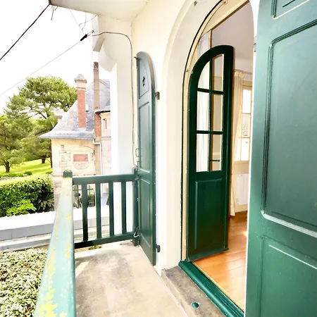 - Cozy 2-bedroom - Balcony - 6 People Lägenhet *