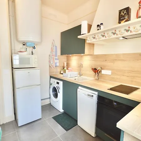 - Cozy 2-bedroom - Balcony - 6 People Μπιαρίτζ