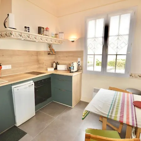 - Cozy 2-bedroom - Balcony - 6 People * Μπιαρίτζ